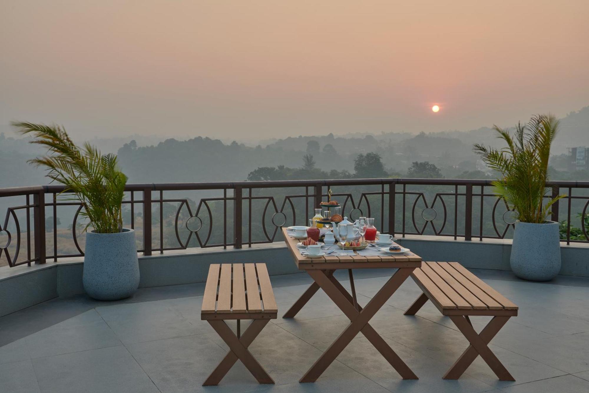 The Dukes Retreat Khandala Lonavala Bagian luar foto