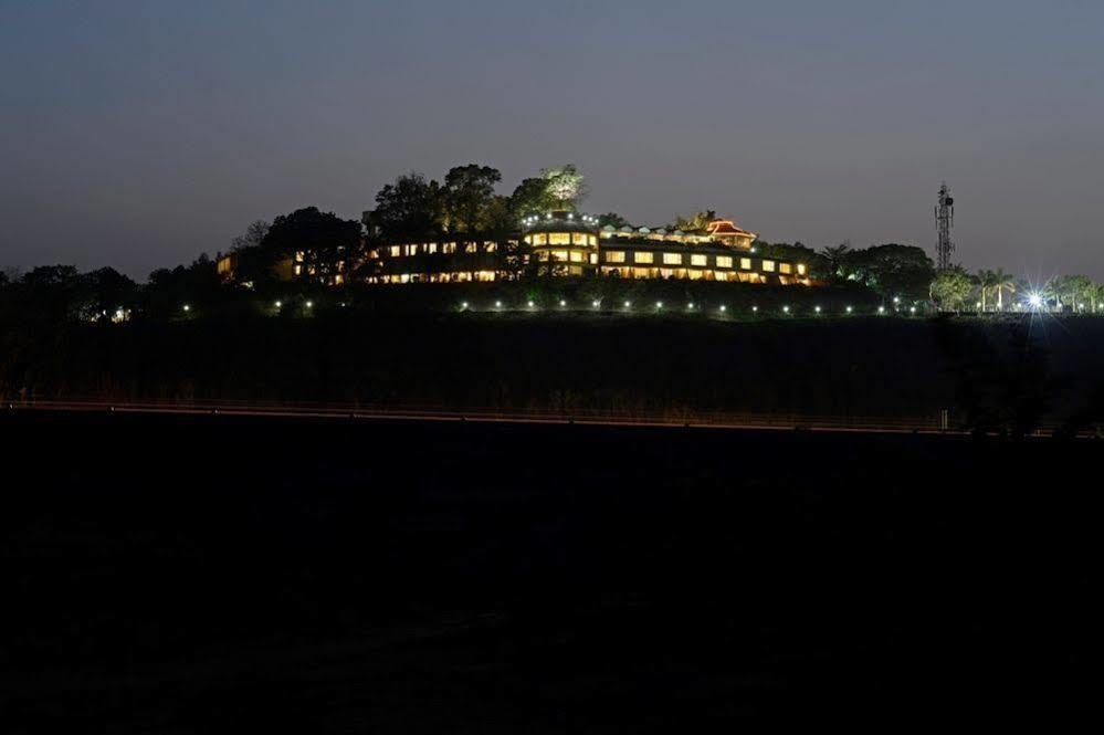 The Dukes Retreat Khandala Lonavala Bagian luar foto