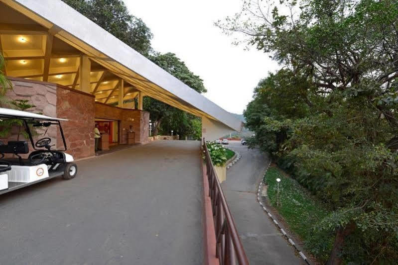 The Dukes Retreat Khandala Lonavala Bagian luar foto